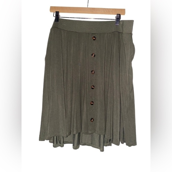 Torrid Super Body Hugging Soft‎ Button Mini Skirt Stretch Pleated Flowy Women 2X - Picture 1 of 8